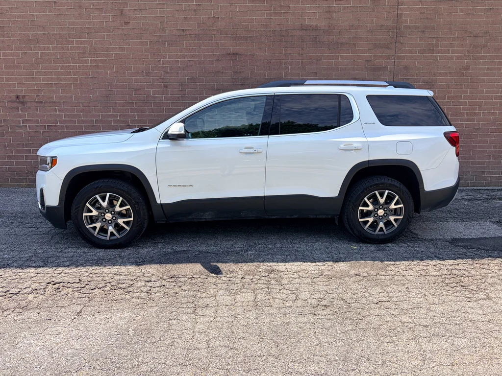 Used 2023 Summit White GMC SLE image 2