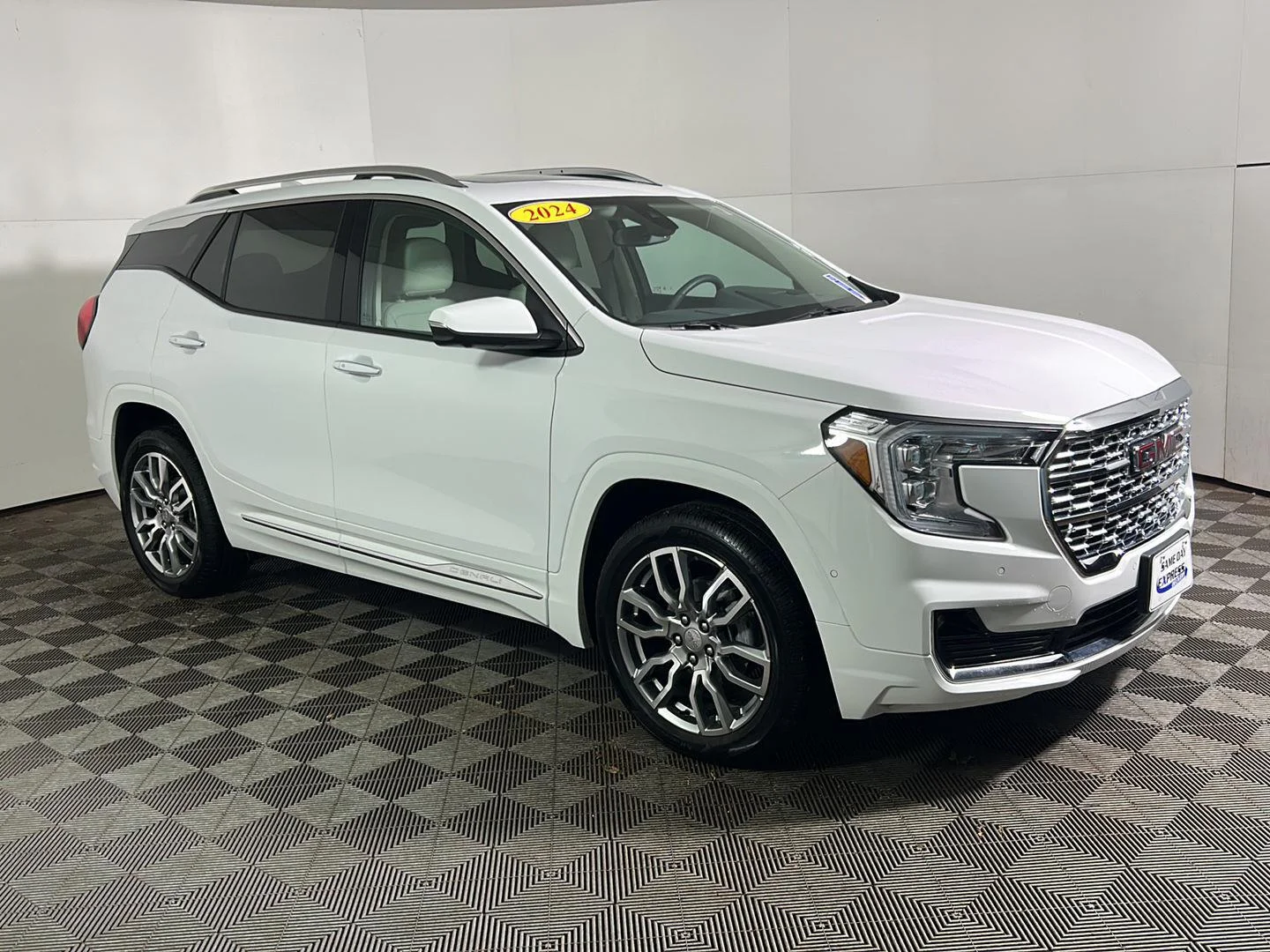 Used 2024 Summit White GMC Denali image 6