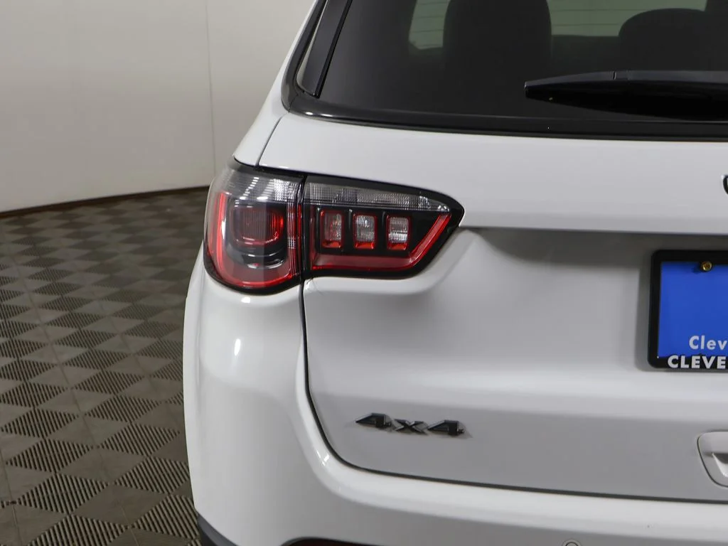 Used 2025 Bright White Clearcoat Jeep Trailhawk image 13