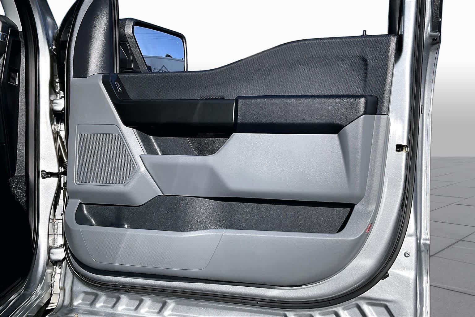Used 2025 Iconic Silver Metallic Ford XL image 17