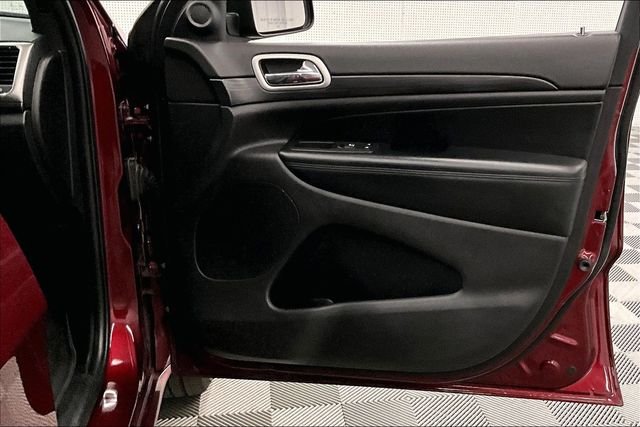 Used 2020 Velvet Red Pearlcoat Jeep Altitude image 22