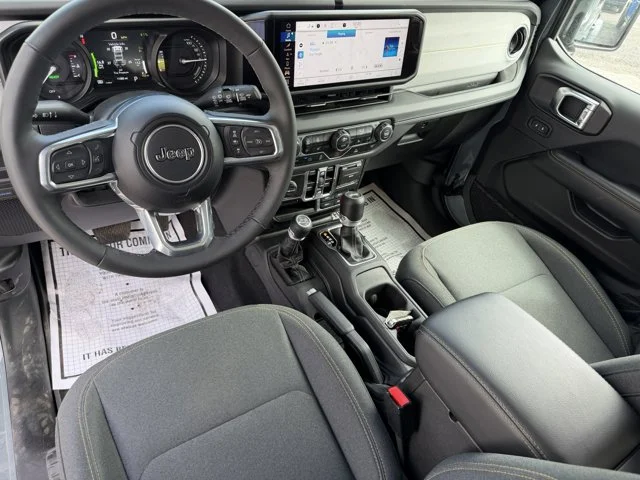Used 2025 Anvil Clearcoat Jeep Backcountry image 6