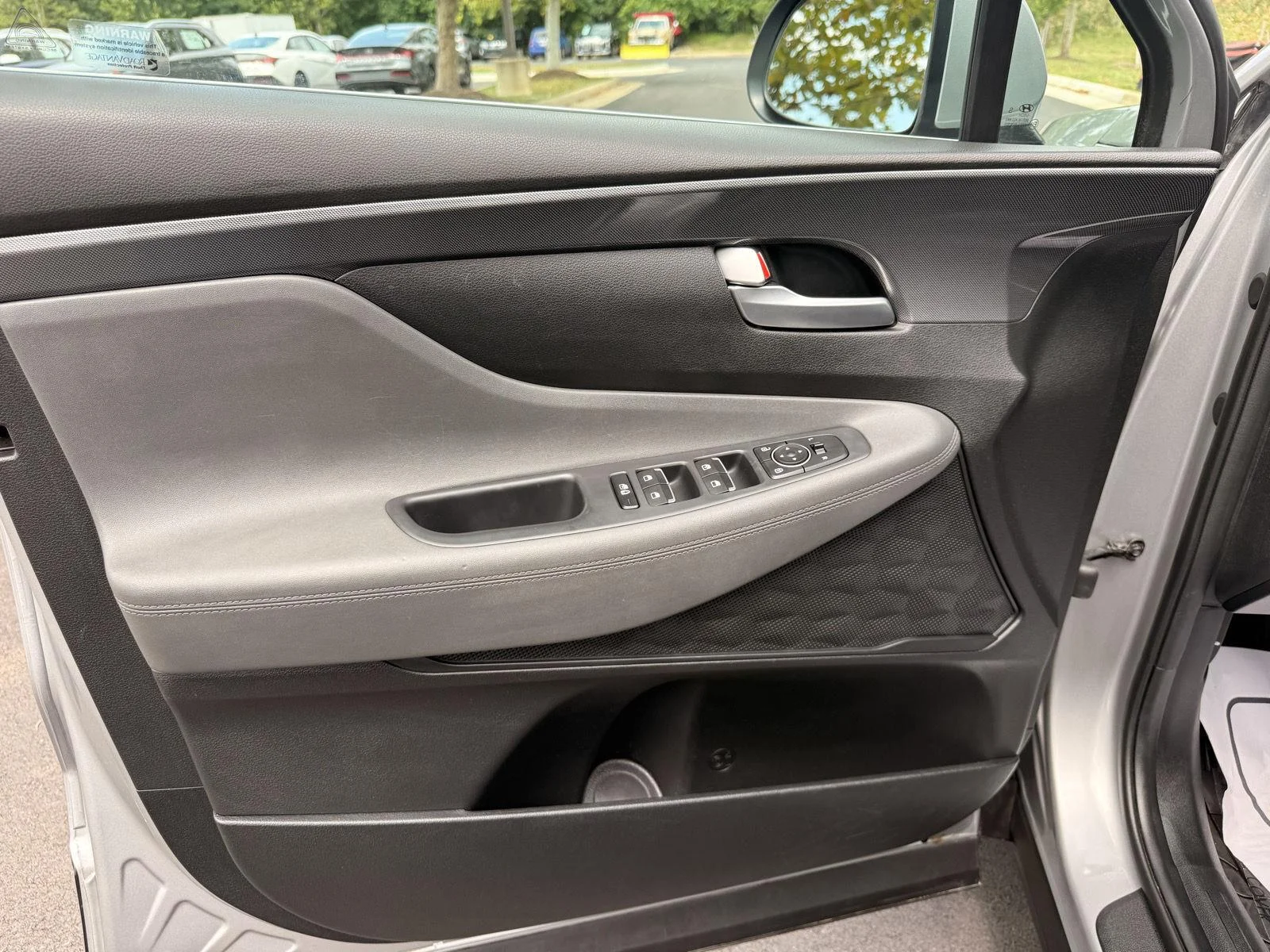 Used 2023 Shimmering Silver Hyundai SE image 12