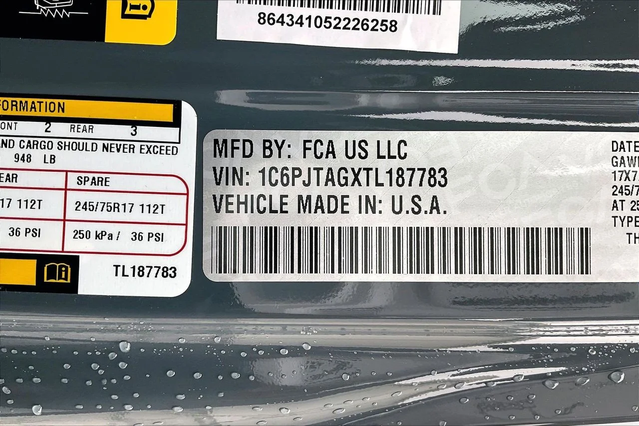 New 2026 Anvil Clear-Coat Exterior Paint Jeep Sport S image 35