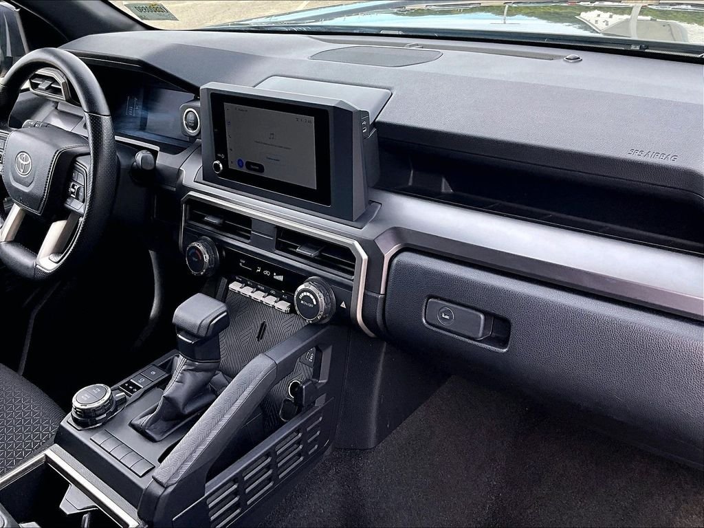 Used 2025  Toyota SR5 image 14