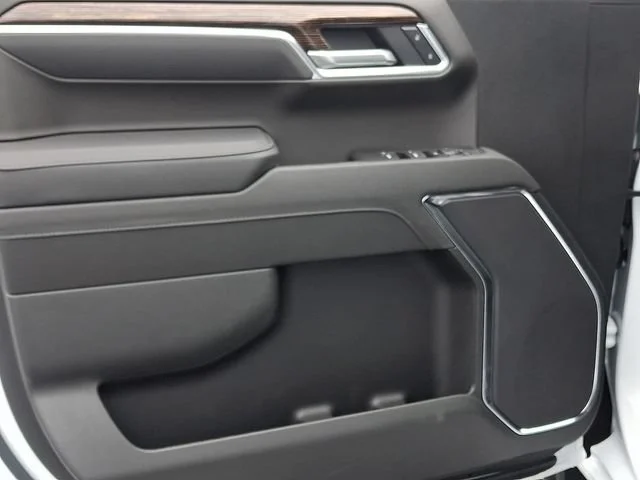 New 2026 Summit White GMC Elevation image 9