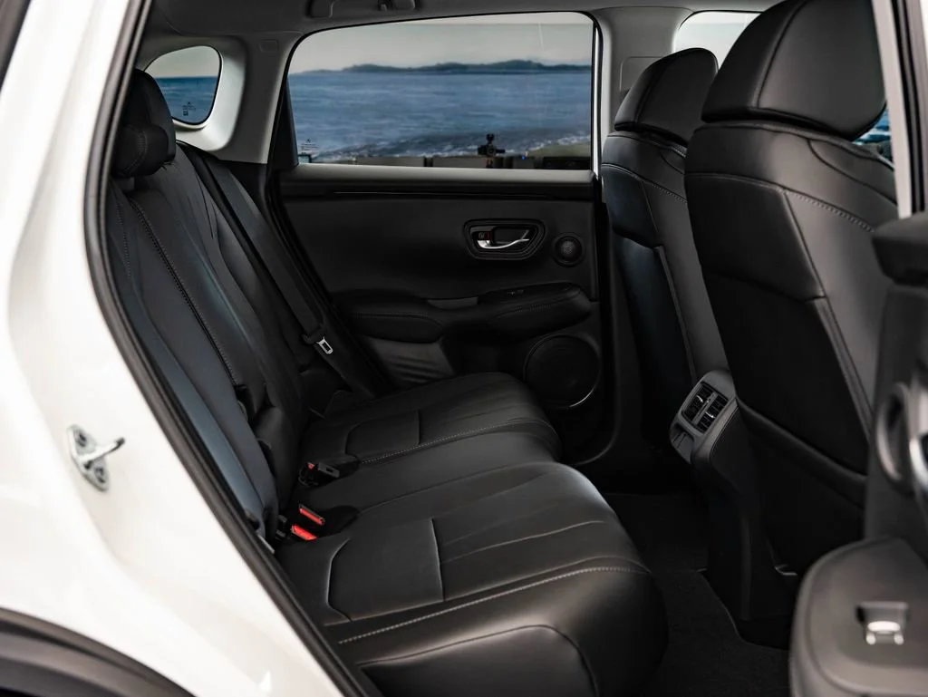 Used 2025 Platinum White Pearl Acura  image 43