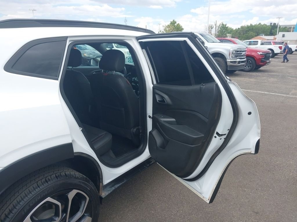 Used 2024 White Chevrolet 2RS image 9