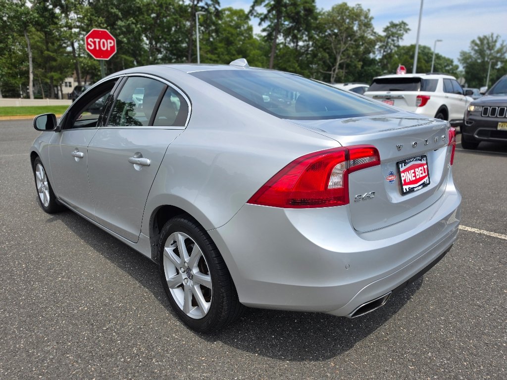 Used 2016 Silver Volvo T5 Drive-E Premier image 18