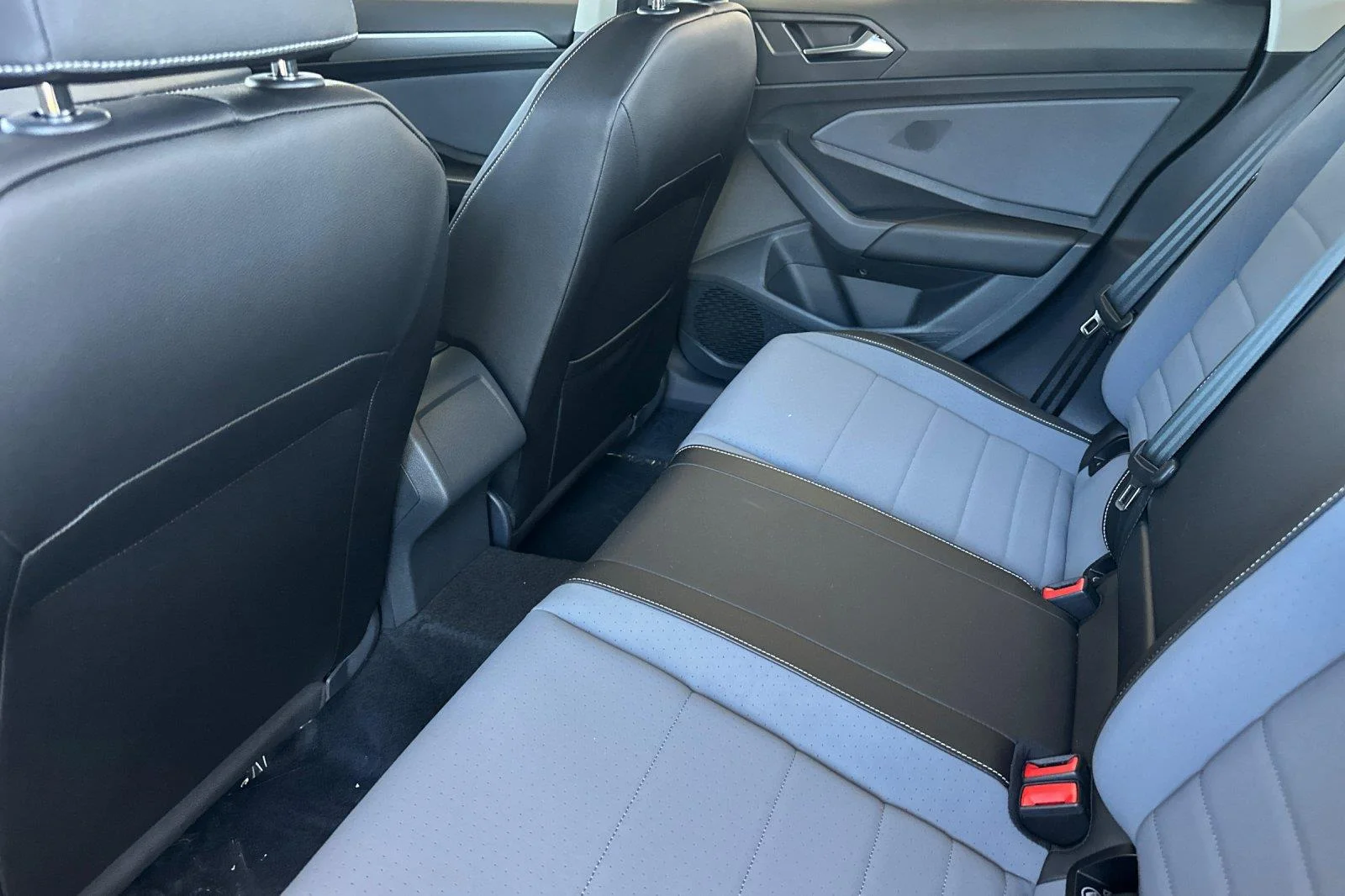 New 2026 Platinum Gray Metallic Volkswagen SE image 12