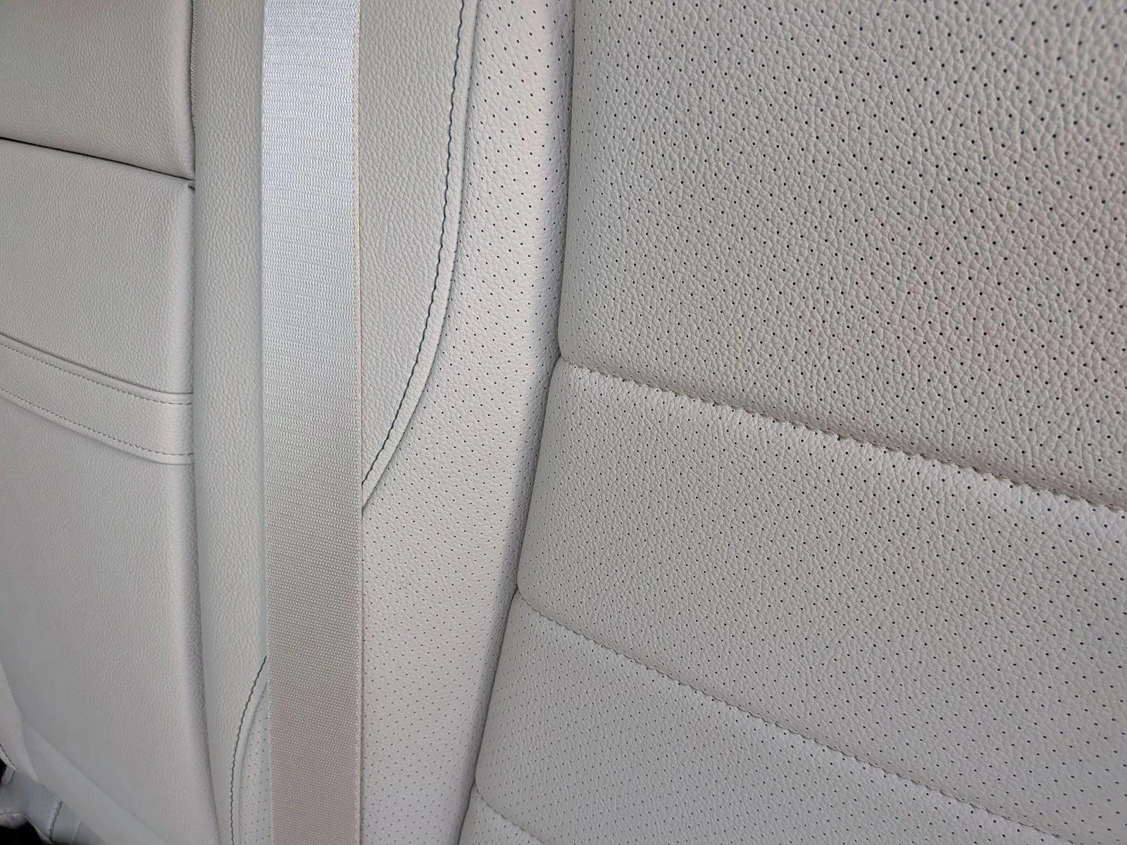 Used 2022 Manufaktur Diamond White Bright Mercedes-Benz GLE 450 image 16