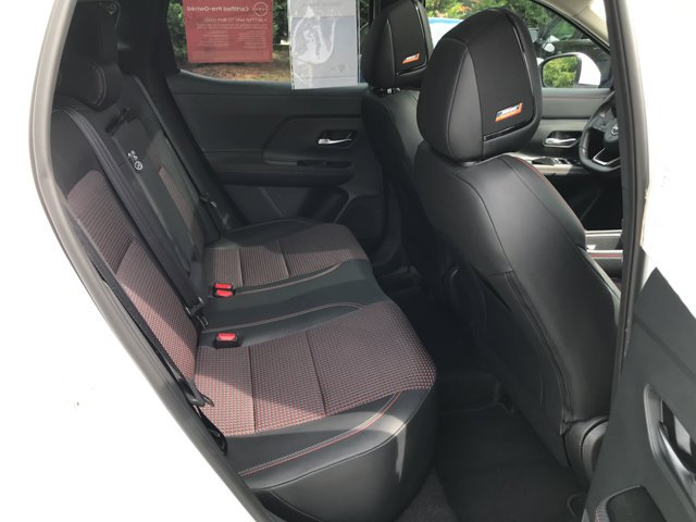 Used 2025 Aspen White Tricoat Nissan SR image 26