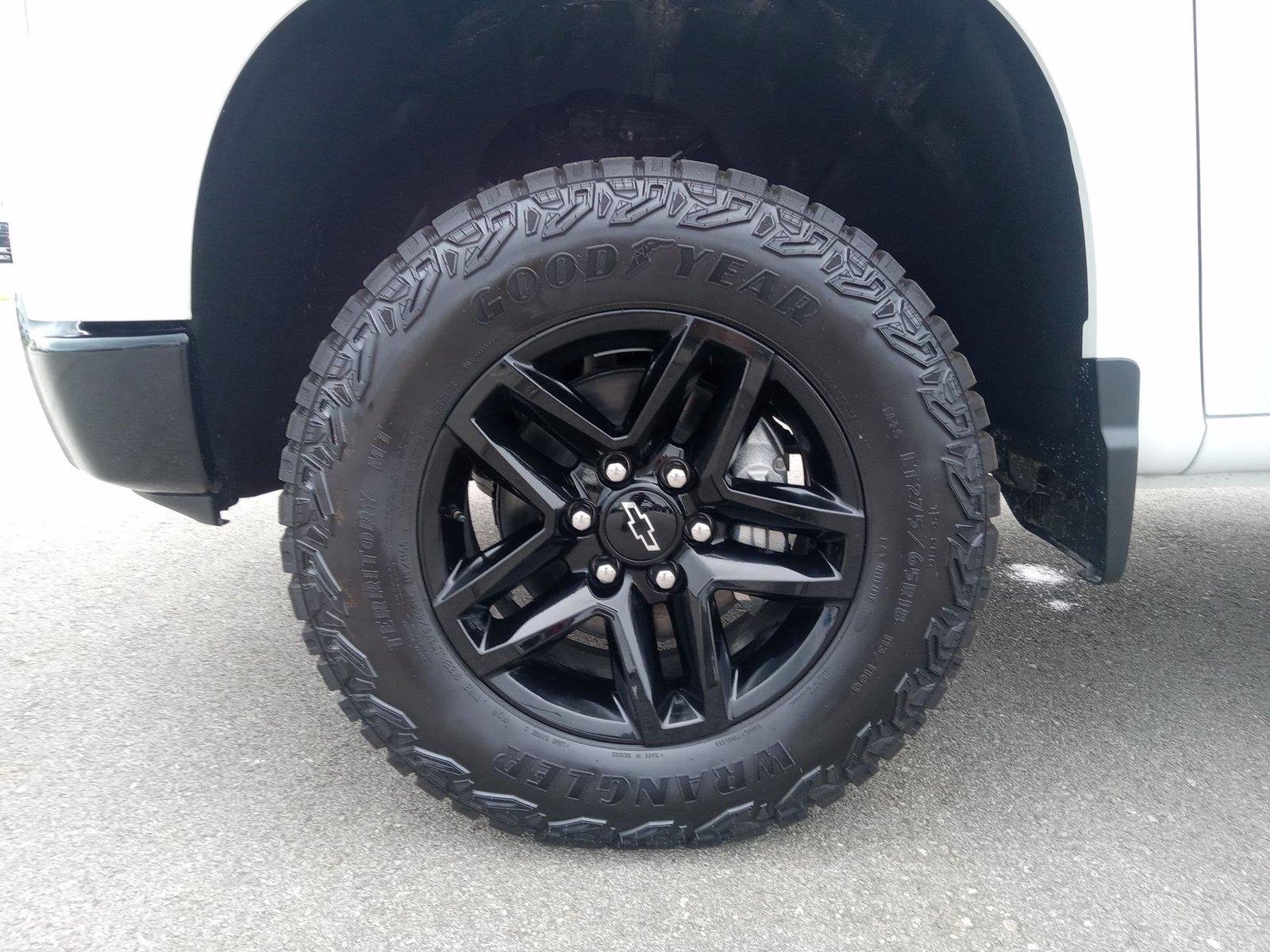 New 2026 Summit White Chevrolet Custom Trail Boss image 27