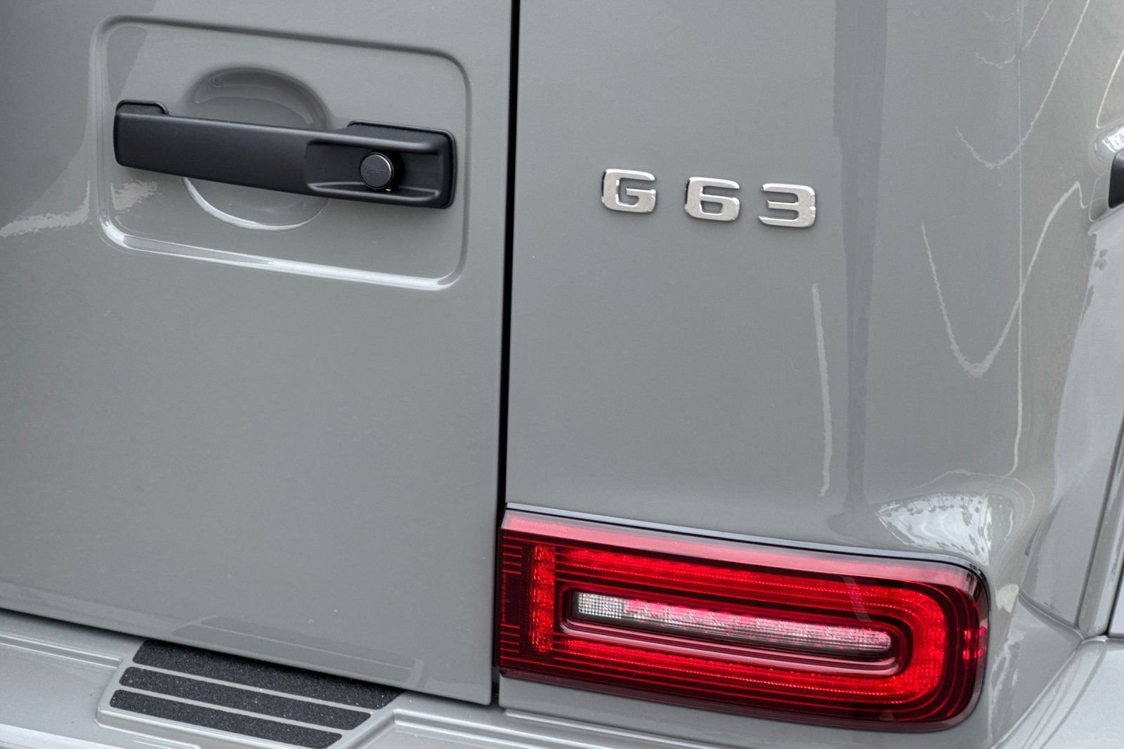 New 2026 MANUFAKTUR Arabian Grey Non- Metallic Mercedes-Benz G 63 AMG® image 14