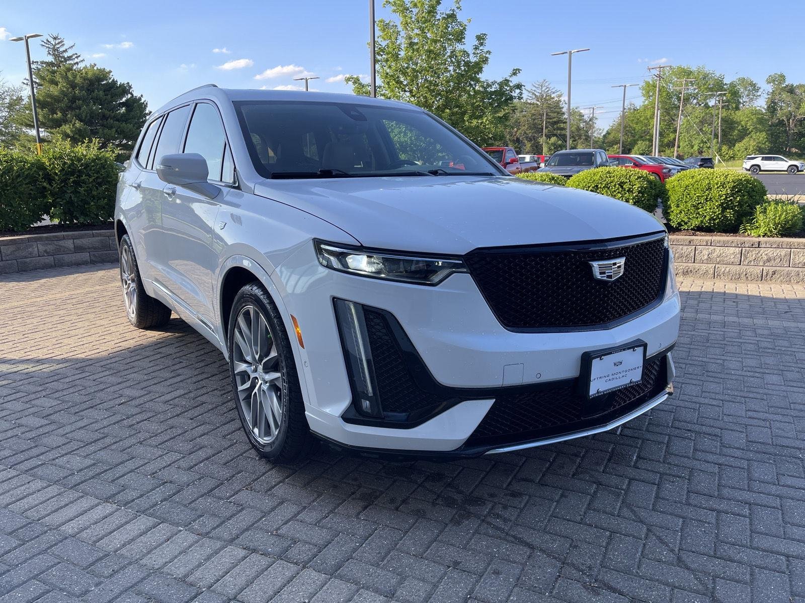 Used 2020 CRYSTAL WHITE TRICOAT Cadillac AWD Sport image 7