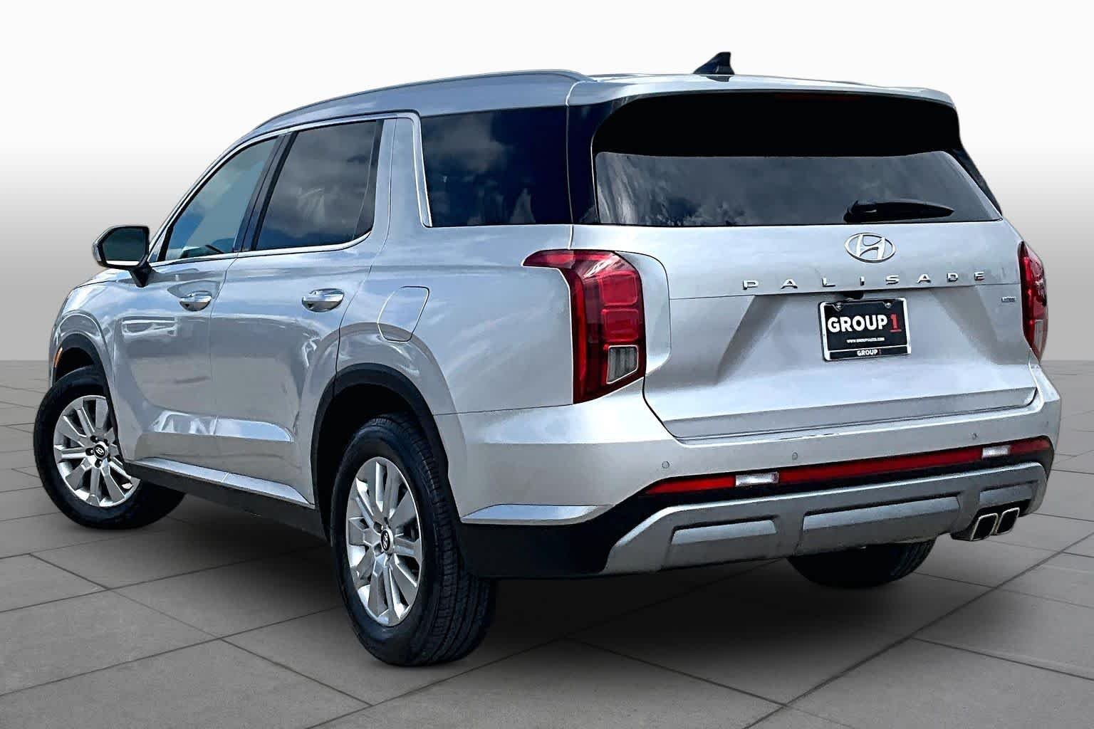 Used 2025 Typhoon Silver Hyundai SEL image 12