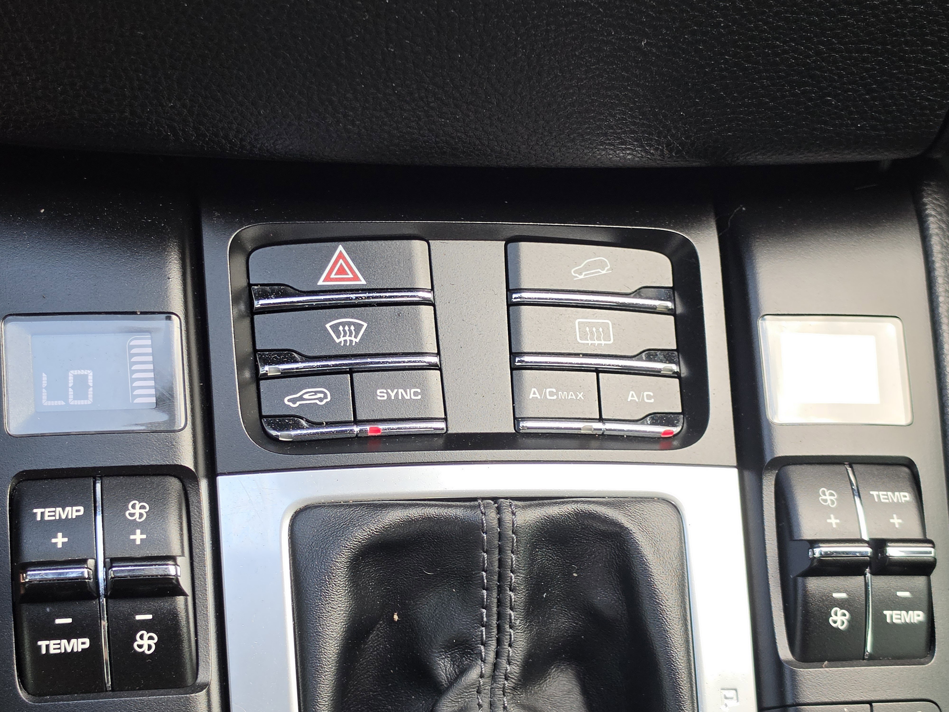 2018 Porsche Macan Base - Photo 25