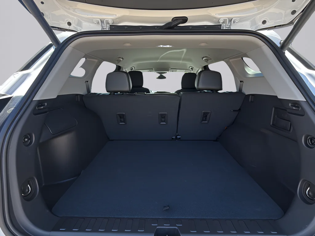 Used 2024 Summit White GMC SLT image 23