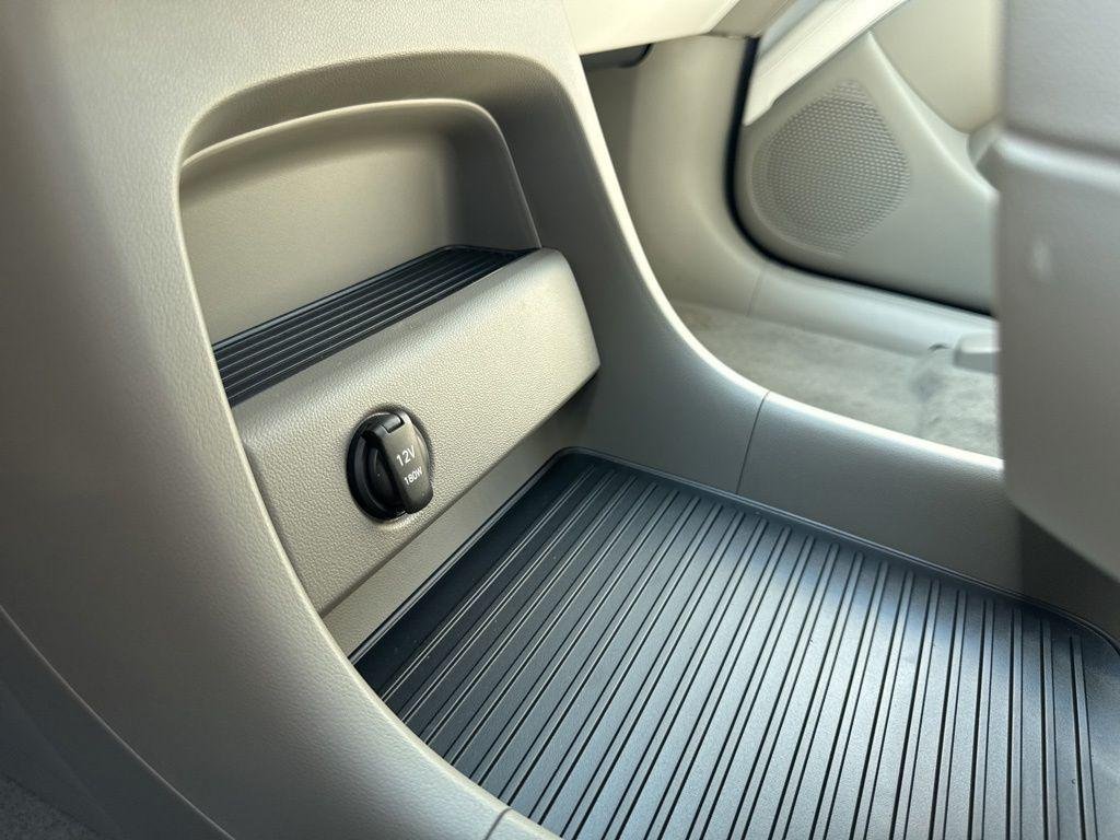 New 2026 Silver Hyundai SEL Premium AWD image 12
