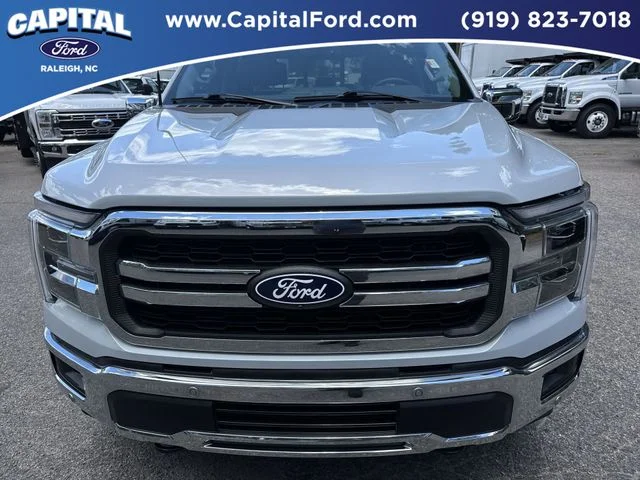 Used 2025 White Ford Lariat image 10