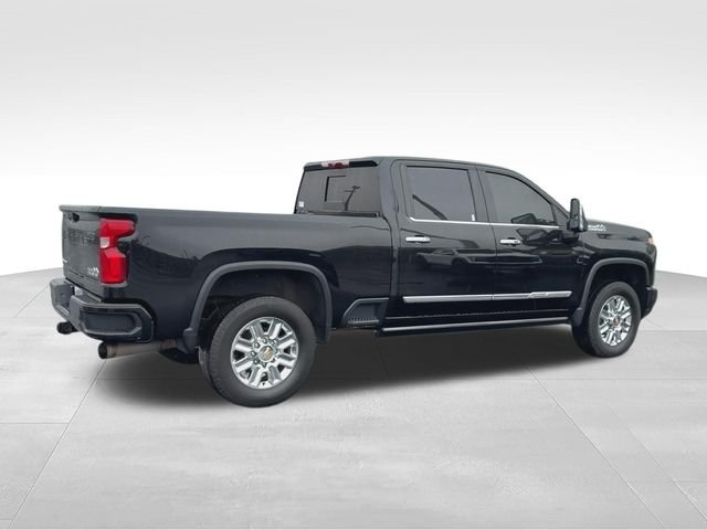 Used 2024 Black Chevrolet High Country image 8