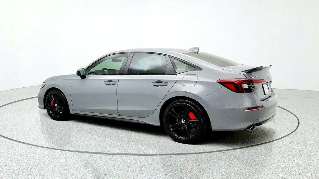 Used 2025 Urban Gray Pearl Honda Manual image 7