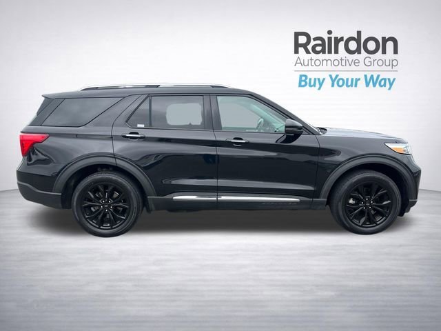 Used 2022 Black Metallic Ford Limited image 8
