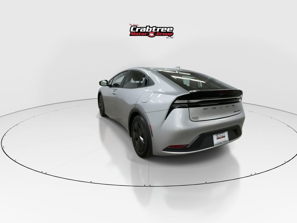Used 2024  Toyota SE image 6