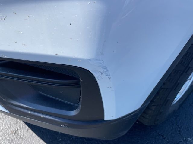 Used 2018 Summit White Chevrolet LS image 7