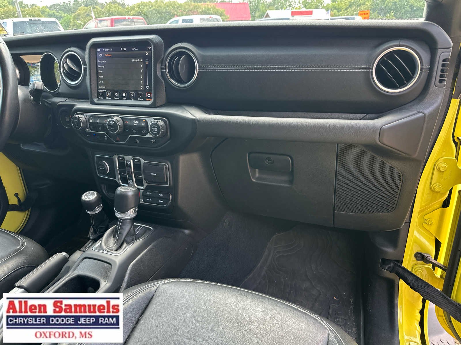 Used 2022 High Velocity Clearcoat Jeep Unlimited Sahara image 44