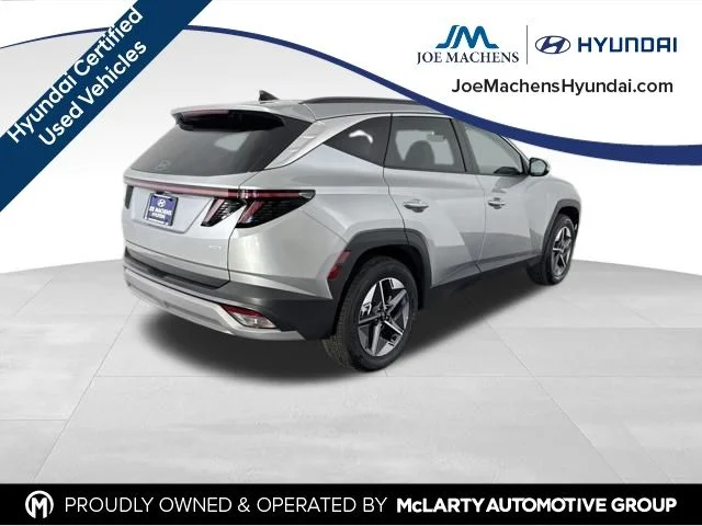 Used 2025 Silver Hyundai SEL Convenience image 7