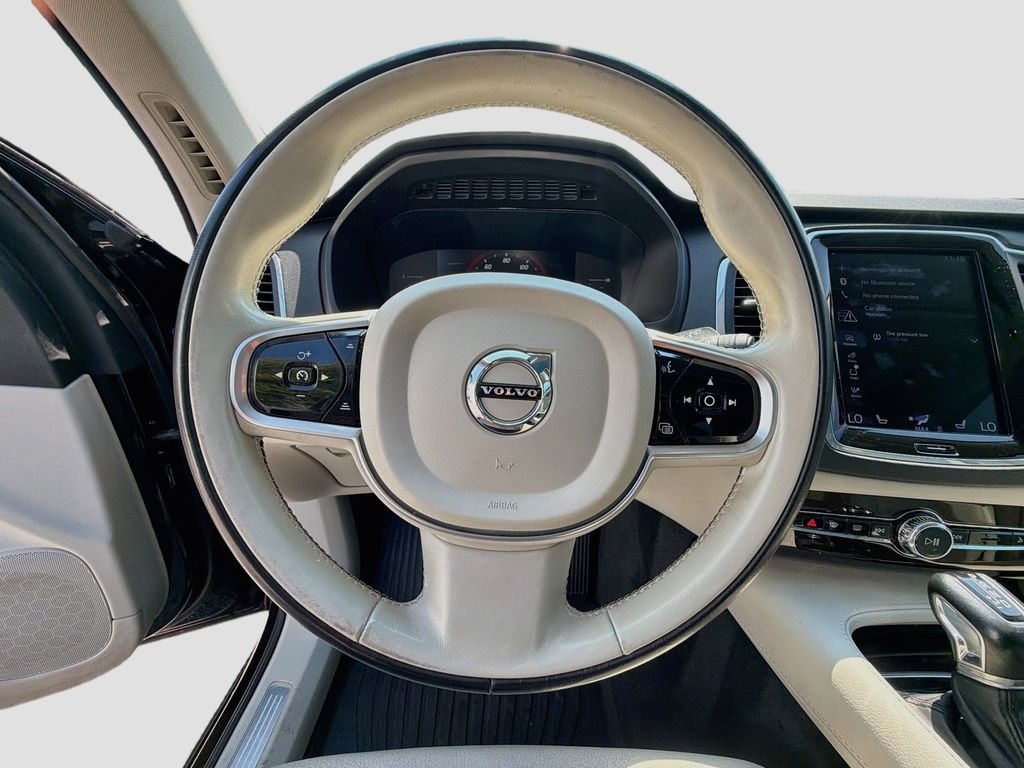 Used 2019 Black Volvo T5 Momentum image 11