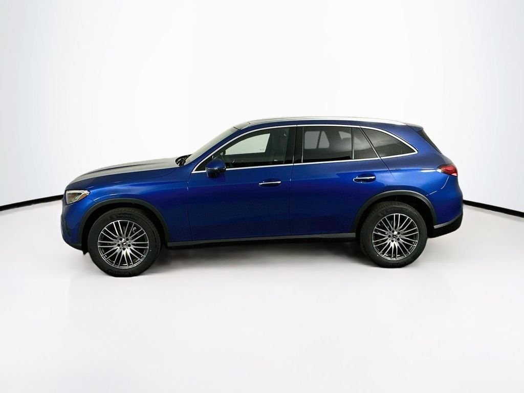 Used 2026 Blue Mercedes-Benz GLC 300 image 3
