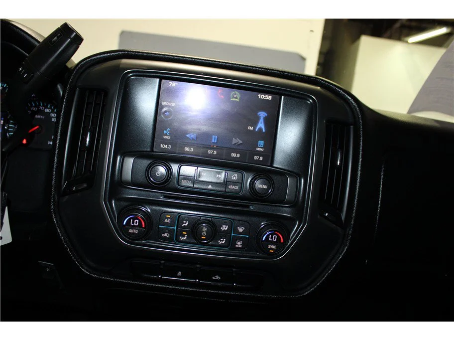 Used 2014 Silver Ice Metallic Chevrolet LT image 28