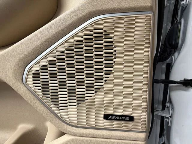 Used 2023 White Jeep Limited image 28