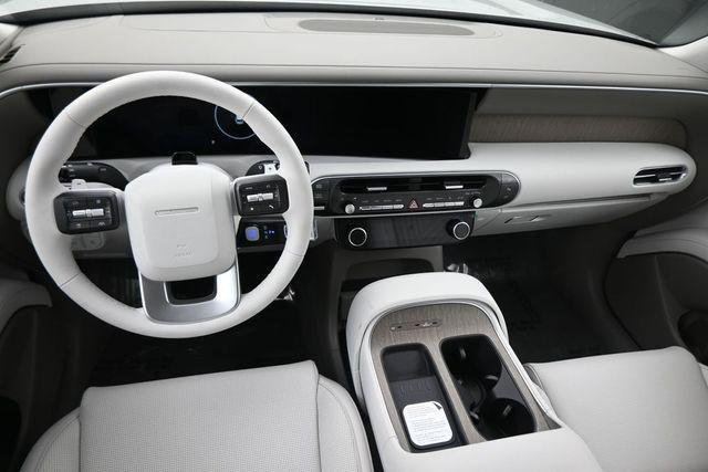 New 2026 Silver Hyundai SEL 7P image 12