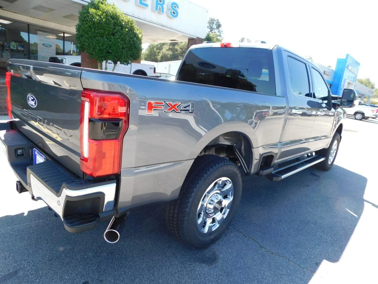 New 2027 Carbonized Gray Metallic Ford F-250® Lariat® image 11