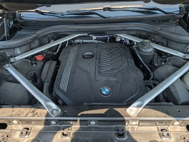 Used 2022 Black BMW xDrive40i image 21