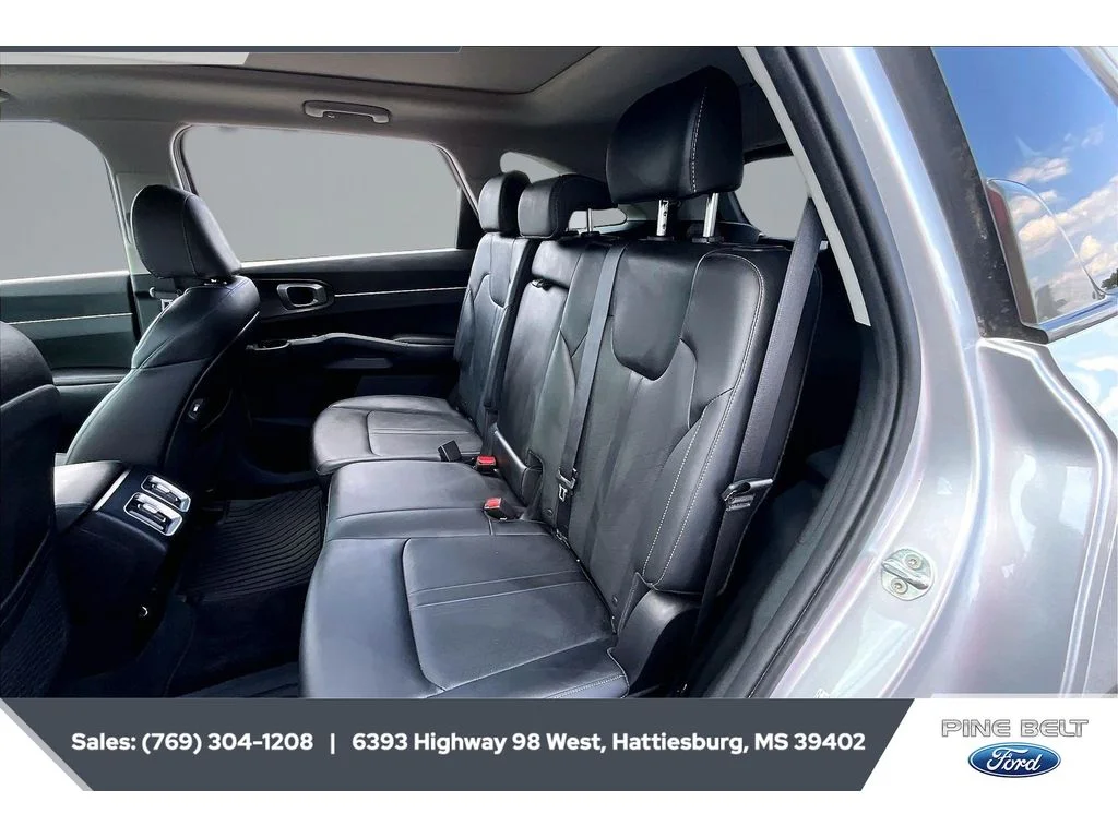 Used 2022 Sparkling Silver Kia S image 19
