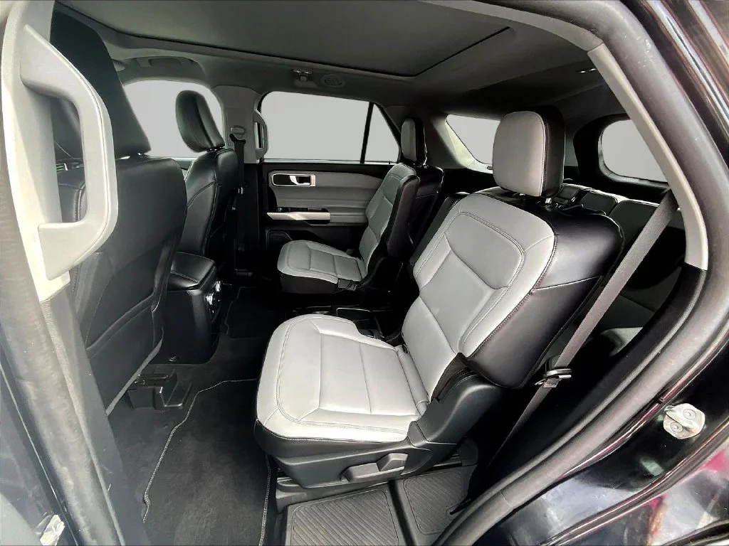 Used 2021 Black Ford XLT image 26