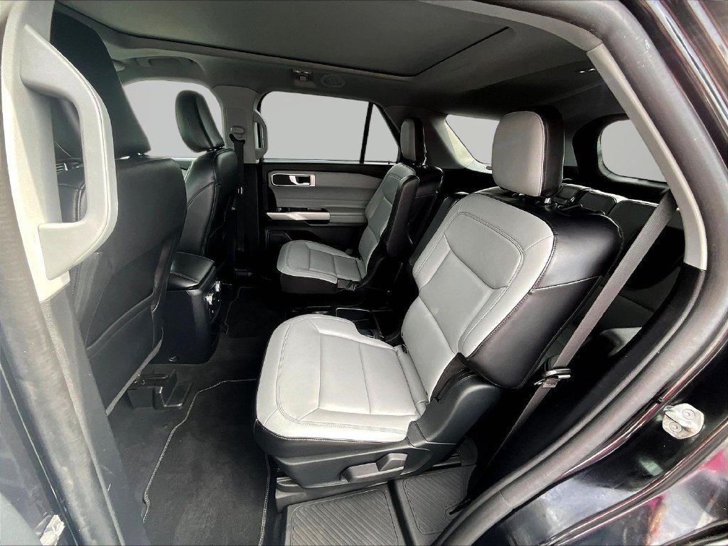 Used 2021 Black Ford XLT image 26