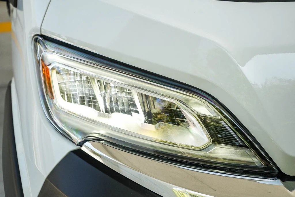 New 2026 Bright White Clear-Coat Exterior Paint RAM High Roof image 8