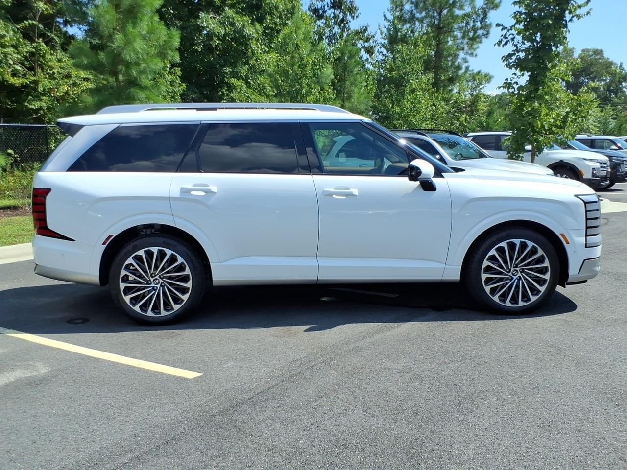 New 2027 Creamy White Pearl Hyundai Calligraphy image 7