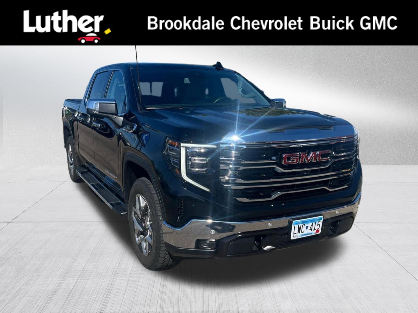2024 GMC Sierra 4WD Crew Cab Short Box SLT's photo