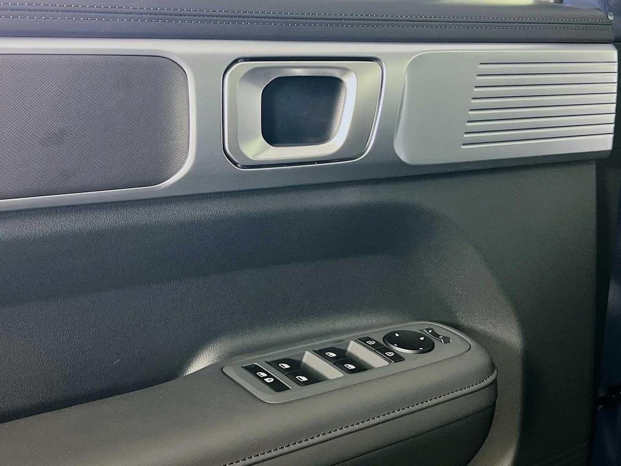 2026 Hyundai Santa Fe Hybrid — photo 17