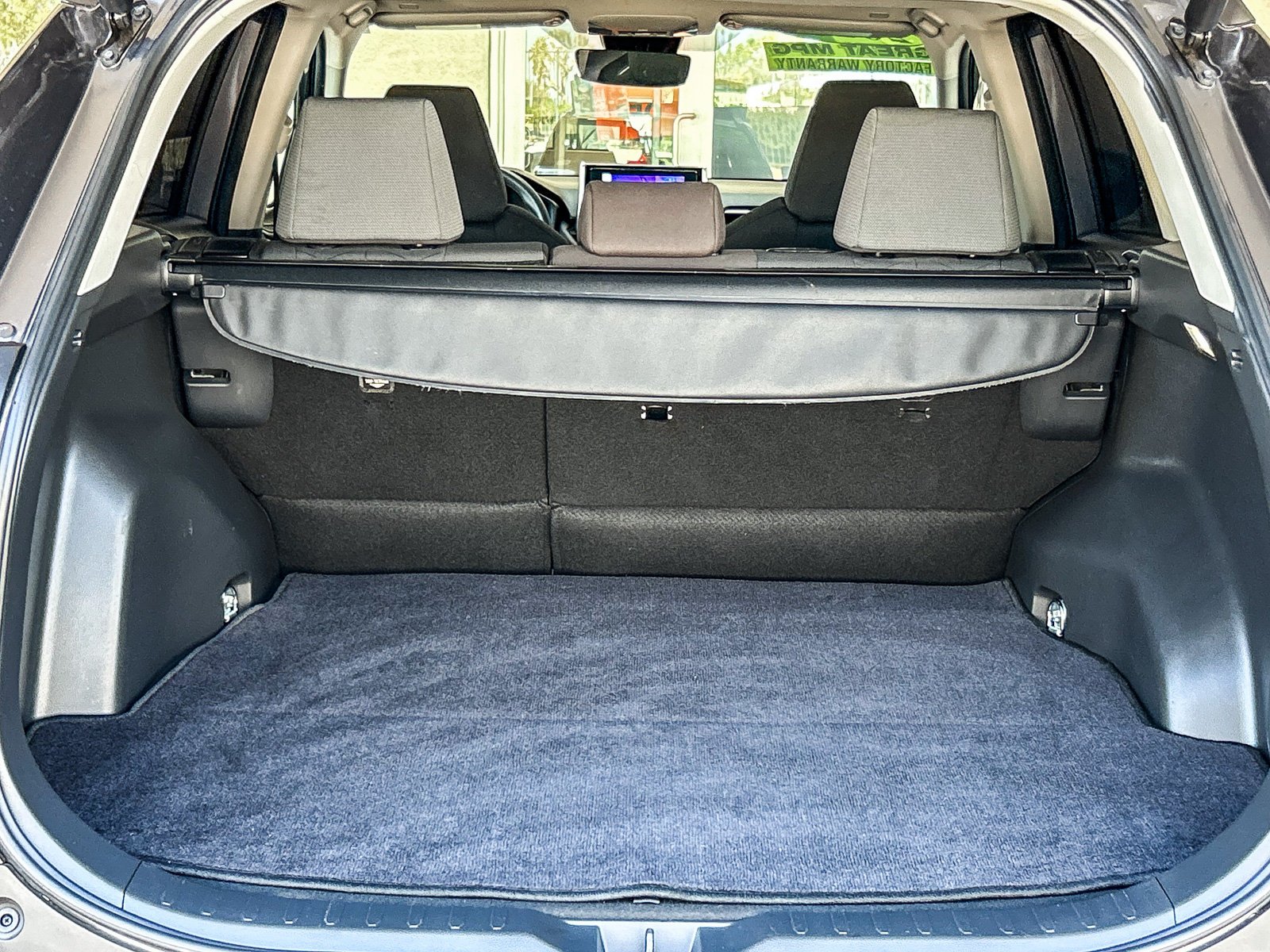 2025 Toyota RAV4 XLE - Photo 26