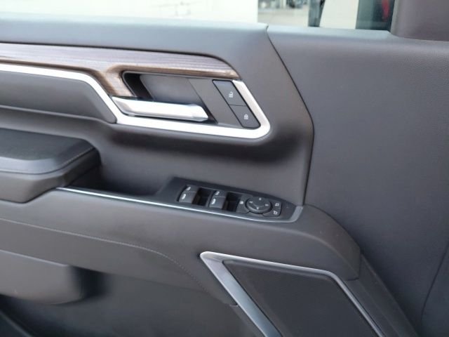 Used 2024 White Chevrolet LT image 14