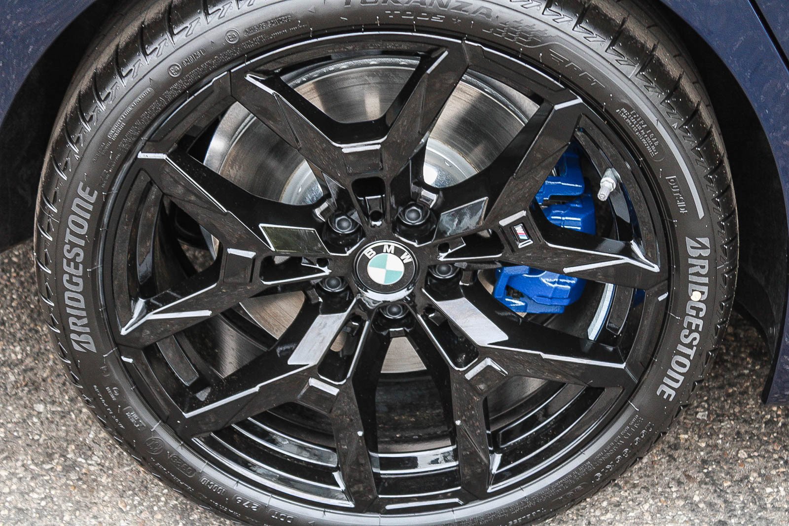 New 2026 Tanzanite Blue II Metallic BMW 330i image 7