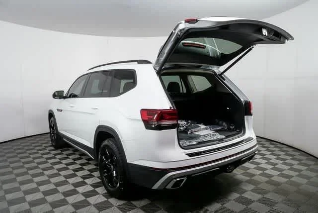 New 2026 Opal White Pearl Volkswagen 2.0T Peak Edition image 33
