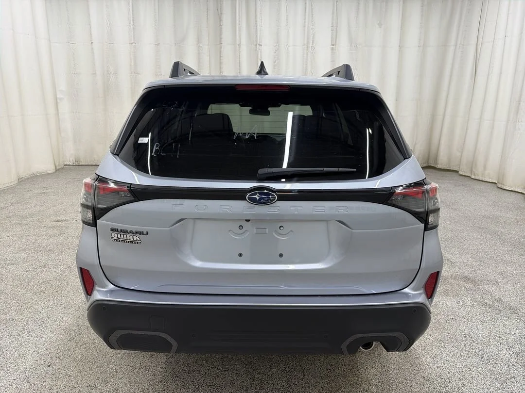 New 2026 Ice Silver Metallic Subaru Limited image 7